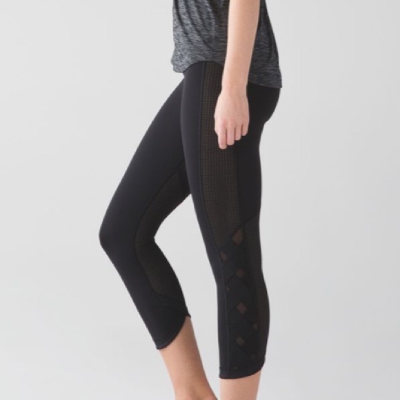 Lululemon Var-City‎ Crop Black Size 6 - Picture 1 of 12